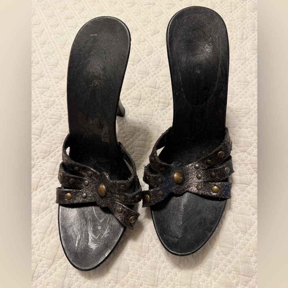 Black with gold embellishments high heels ladies sz 8 straps soft leather like
